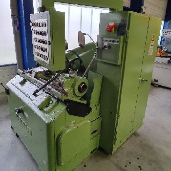 Gear hobbing machine - horizontal PFAUTER P 160 H