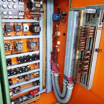 Gear Hobbing Machine - Vertical PFAUTER P 630