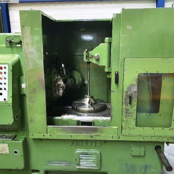 Gear Hobbing Machine - Vertical PFAUTER P 630