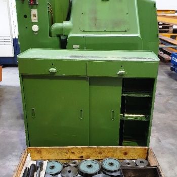 Gear Hobbing Machine - Vertical PFAUTER P 630