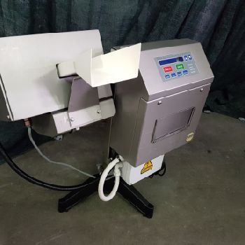 LOMA Mod. SUPERSCAN MICRO - Inclined metal detector used