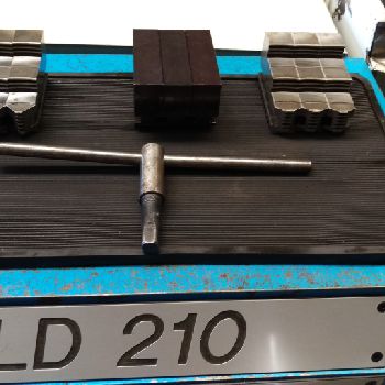 Format LD 210 lathe
