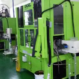 Presse à injecter ENGEL 80V / 60