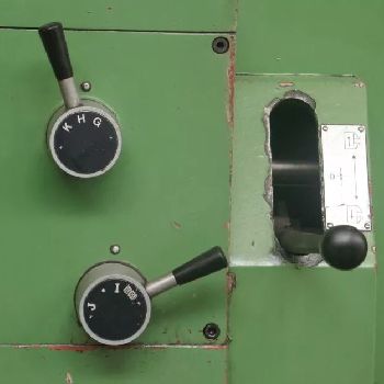 GURUTZPE Super-AT 16-26 heavy duty lathe