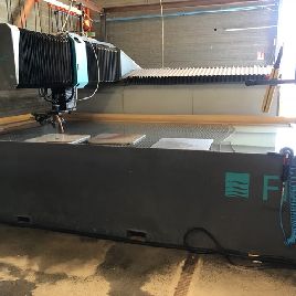 Máquina de corte por chorro de agua FLOW MACH4 3020