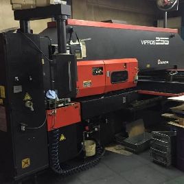 Punzonadora AMADA Vipros 255 / máquina de trinchar con CNC
