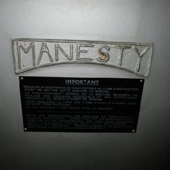 Manesty F3 Single punch tablet press