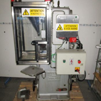 Manesty F3 Single punch tablet press