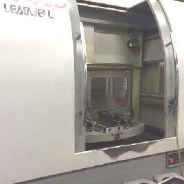 LEADWELL LCV Machining center - palletized