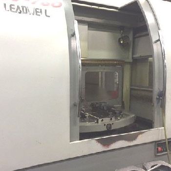 LEADWELL LCV Machining center - palletized