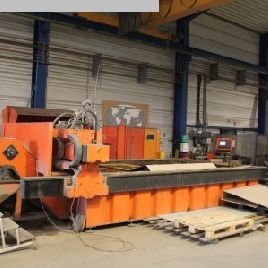 Máquina de corte por chorro de agua Bystronic Byjett 4022