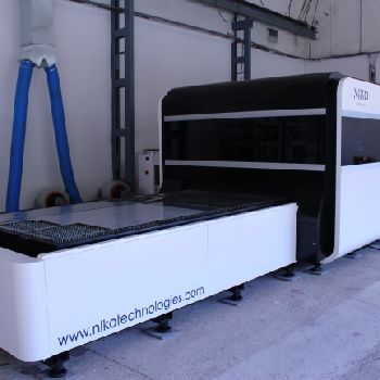 NEW 2000W IPG/Raytools Optics, 3015 fiber laser cutting machine, full enclosure, exchange table