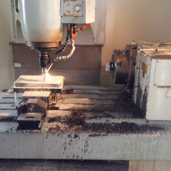 Used Twinhorn VP 1100 Machining center - vertical