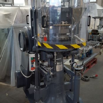 Manesty BB3B Rotary tablet press