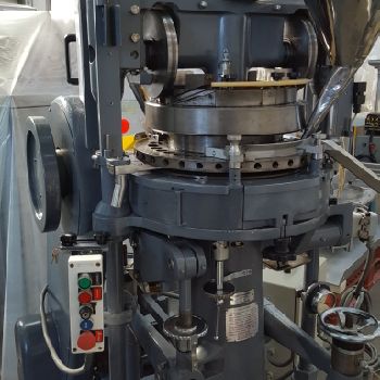 Manesty BB3B Rotary tablet press