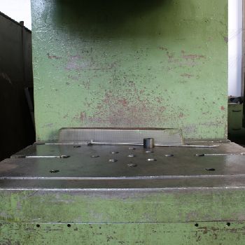 Müller CAZ 200 Hydraulic 200 t Press