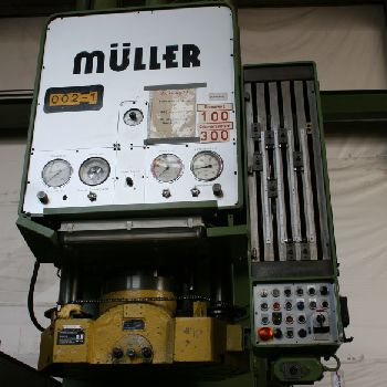 Müller CAZ 200 Hydraulic 200 t Press