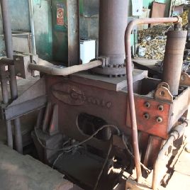 Presse à estamper Vezzani P 300 d'occasion