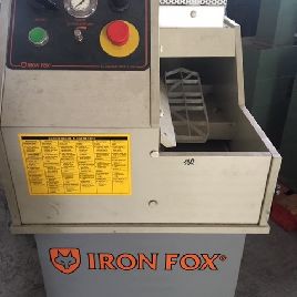 Máquina de textiles Iron Fox A180