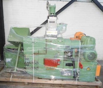 Francis Shaw KO Intermix