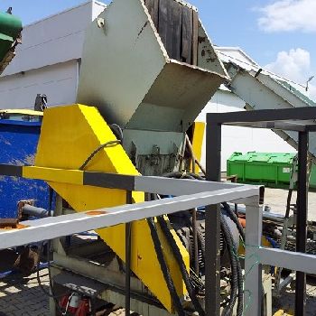 Untha 300 kg/h Recycling machine