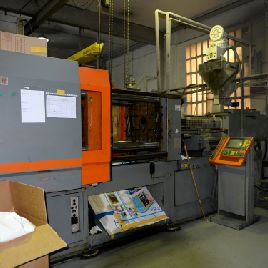 Inyectora de plástico Sandretto SETTE 250