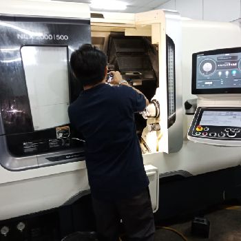 DMG Mori NLX2000SY500 cnc lathe