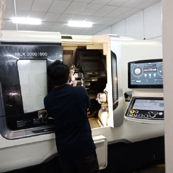 DMG Mori NLX2000SY500 cnc lathe