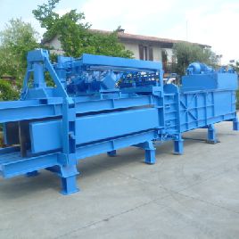 HORIZONTAL BALER - only available to be sold outside Italy