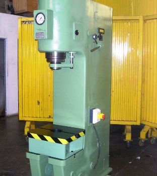 Eitel P-25-B metal press