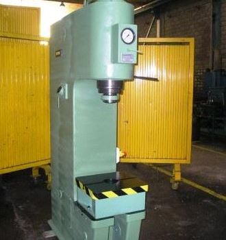 Eitel P-25-B metal press
