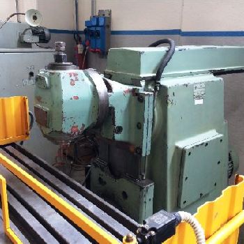 STANKOIMPORT 6T82-1 universal milling machine