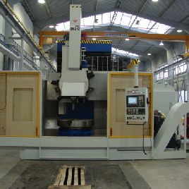 Tos Hulín SKQ 12 CNC Vertikale Revolverdrehmaschine