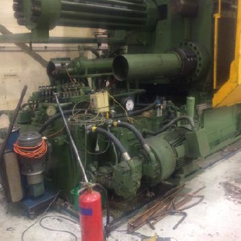 URGENT SALE - Idra MP 16100-1750 SD Injection moulding machine + Engel R-1 Robot ERC 83/2 - E (2003)