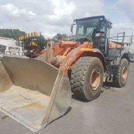 Hitachi ZW220 Loader