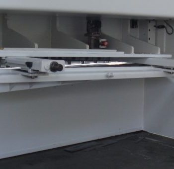 Used IMAL 3050 X 12 mm hydraulic shear