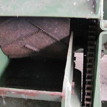 Швеция Bruks 1300 Wood chipping machine