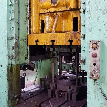 Trimming Press Voronezh Model K 2538 (Capacity 630 tons, Year 1983)
