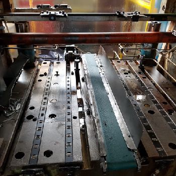 Dieffenbacher PO DT II 200/ 60 Plastic machine