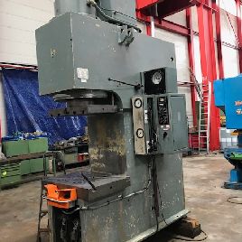 WMW - ZEULENRODA - PYE 250 S1M - hydr c-frame press