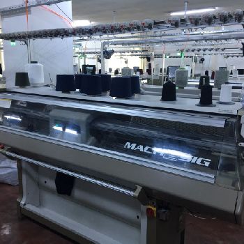 Shima Seiki Mach2 Sig Flat knitting machine