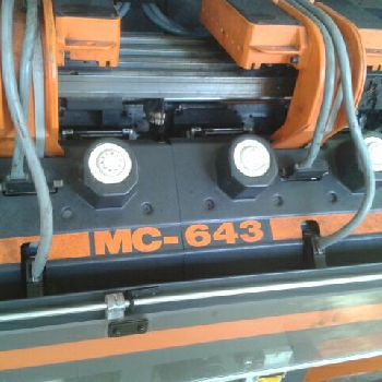 Universal MC 643 / 613 gg 8 Flat knitting machine
