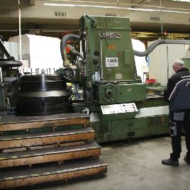 Вертикальный зубофрезерный станок Lorenz E 16/2