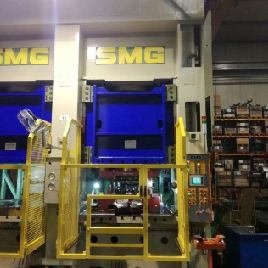 SMG DS 315 metal press