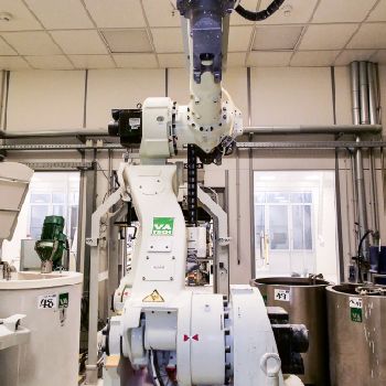 Kawasaki ZX-165U Industrial robot