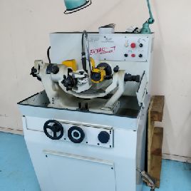 Avyac 3P32 Werkzeugschleifmaschine