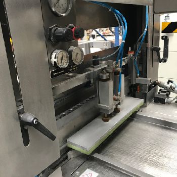 Pester PEWO-Pack 450SN Shrink Wrapper Shrink Wrapping Machine Collator