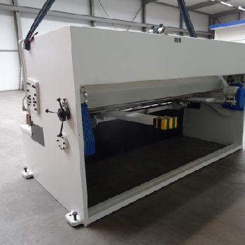 Durma DHGM 3010 hydraulic shear