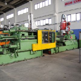 Demag 560t Injection moulding machine