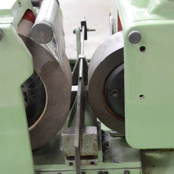 Estarta CL-75 Cylindrical centreless grinding machine